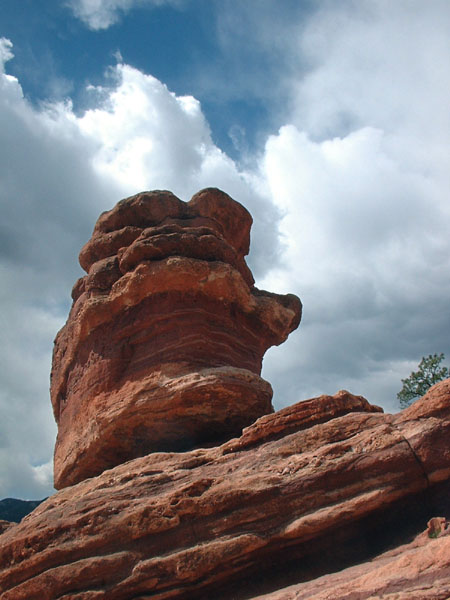 Balancing Rock from below.jpg 74.4K